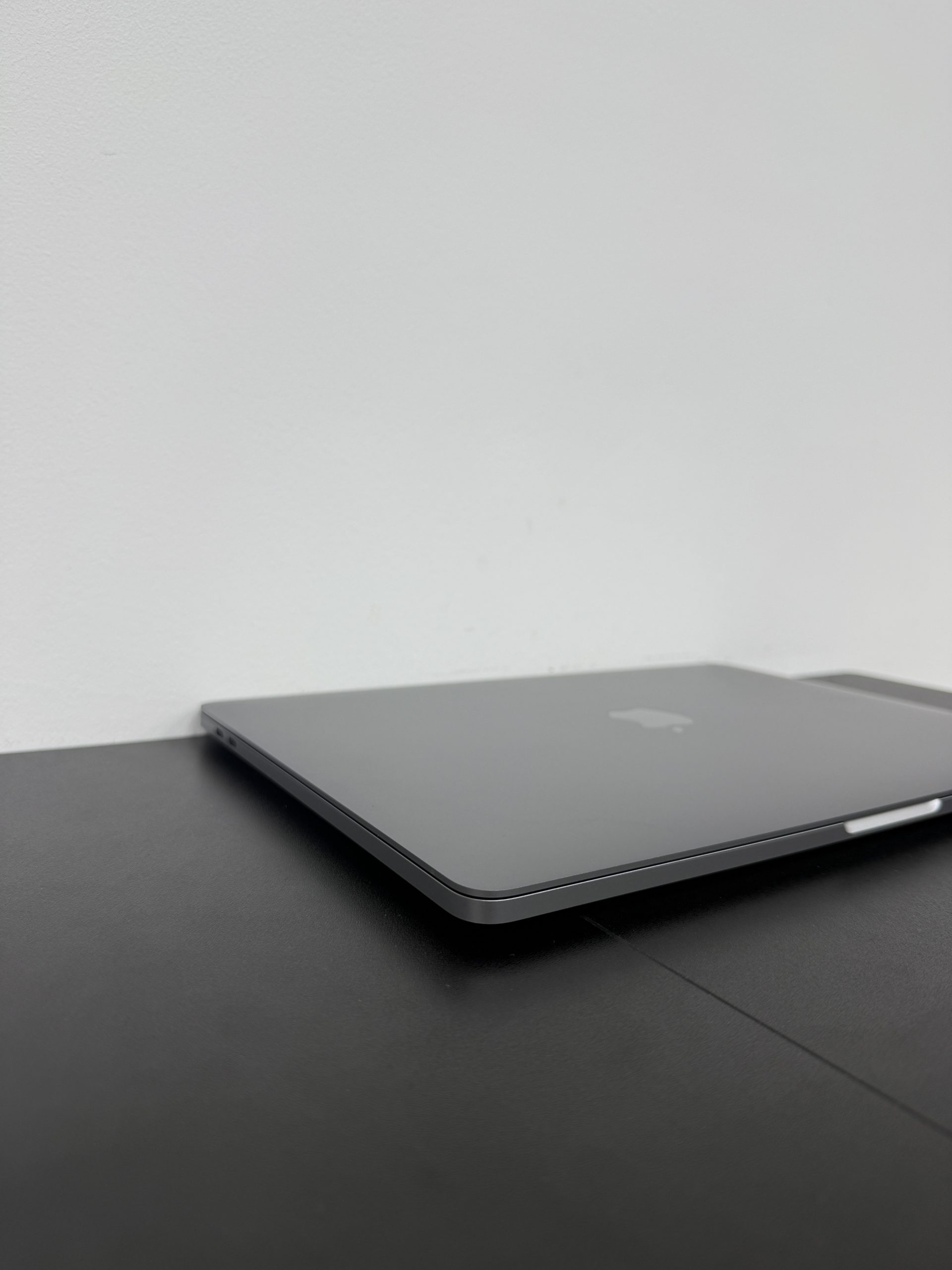 Apple MacBook Pro 13” M2, 8GB, 256GB Space Gray (2022) - MacZone